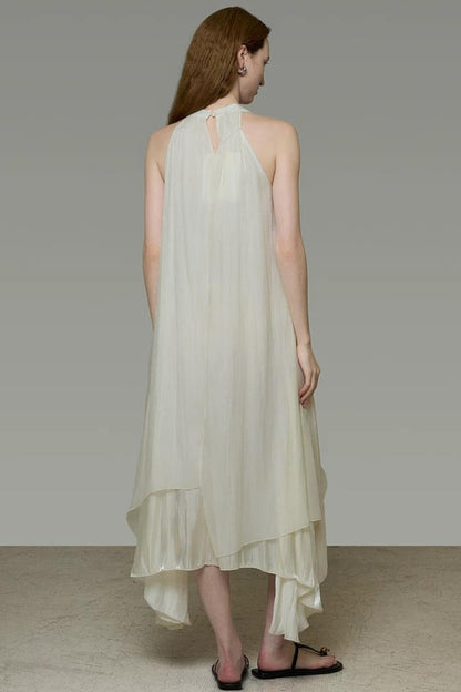 Robe féminine à volants et épaules dénudées