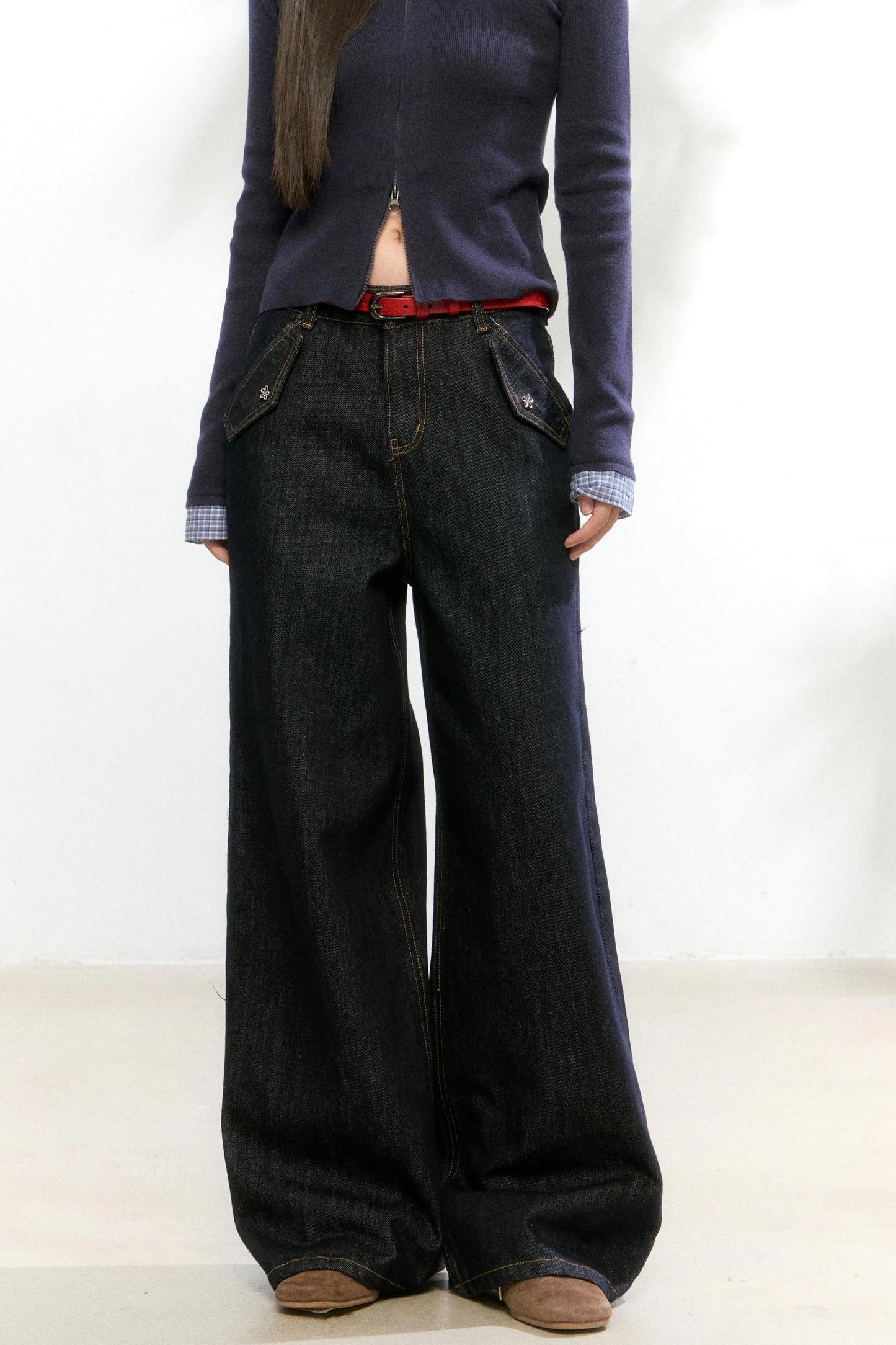 Small Flower Pocket White Jeans