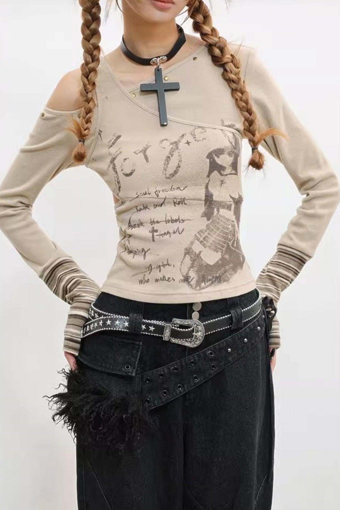 Off-the-Shoulder Patchwork Print Knitted Base Shirt