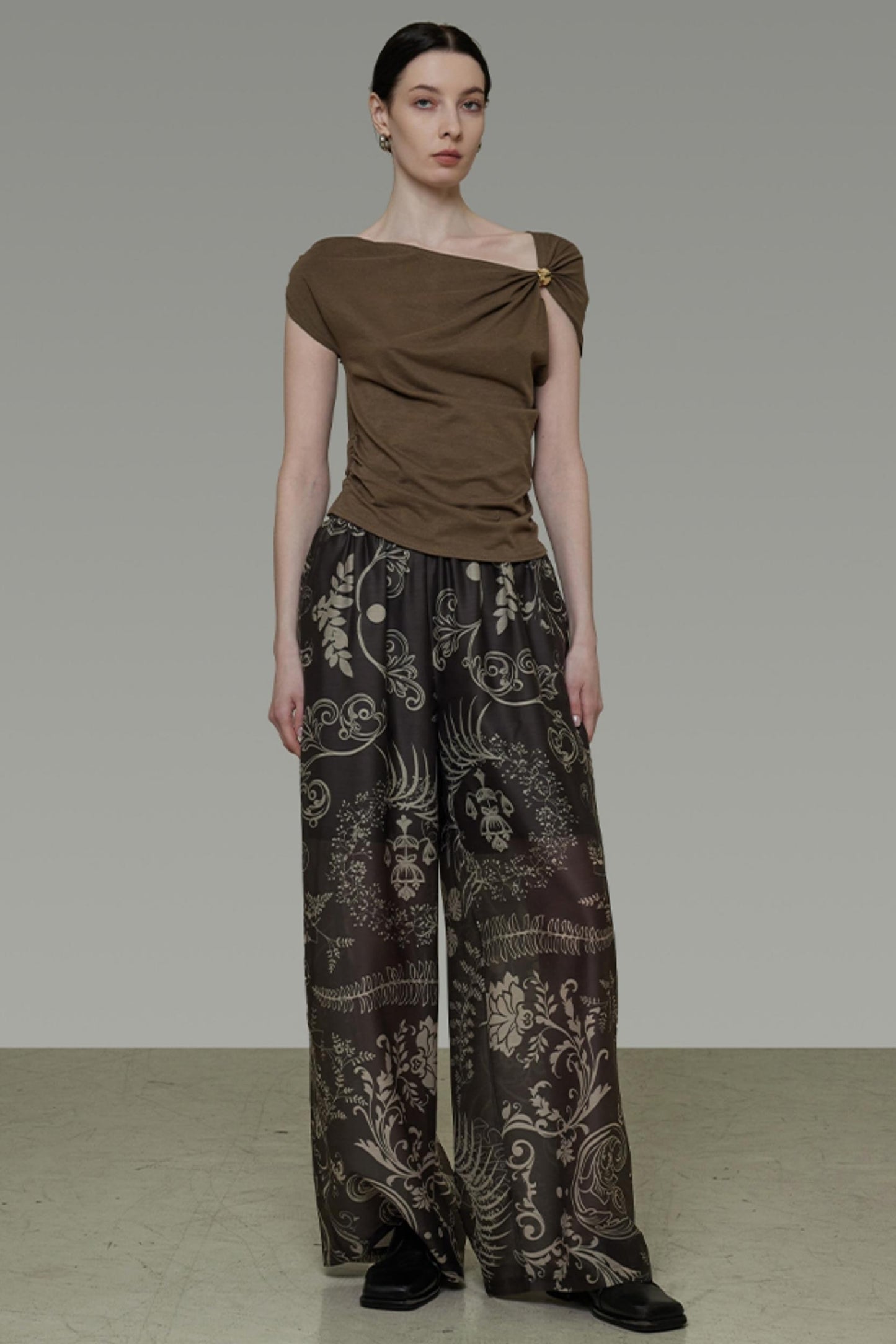 Dark Brown Slim Elegant Tee