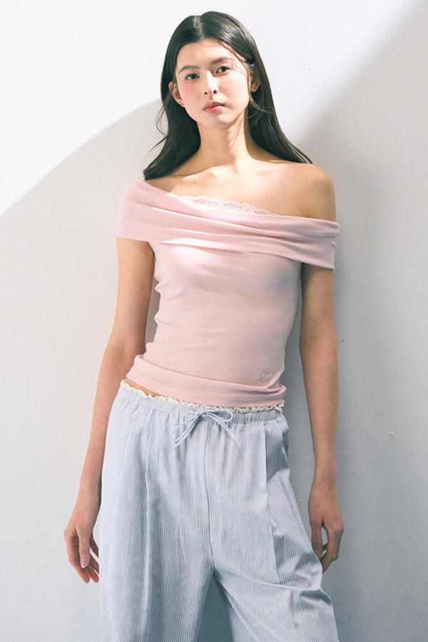 Gentle Design Lace Neckline Top