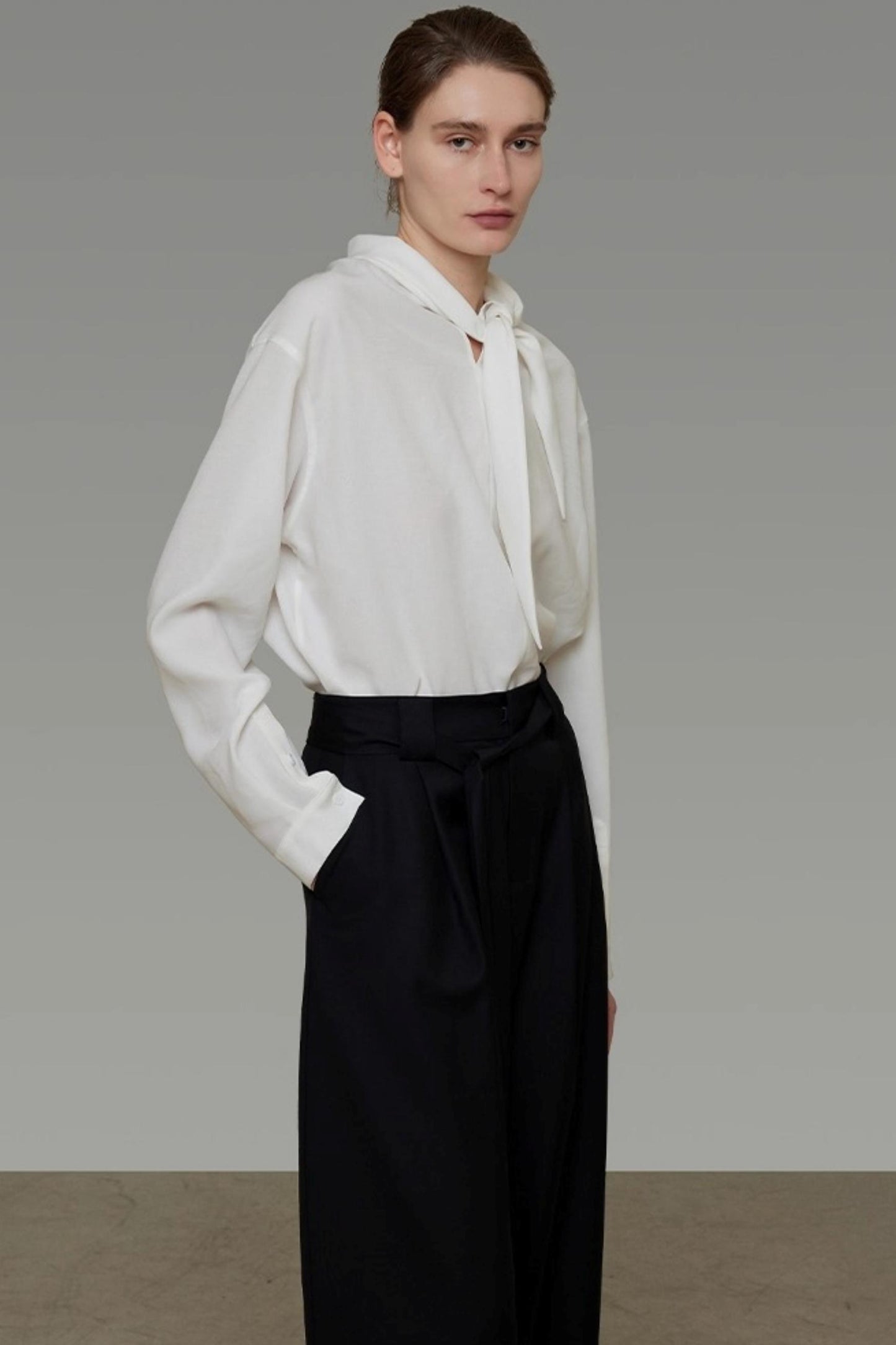 Autumn White Lace-Up Shirt