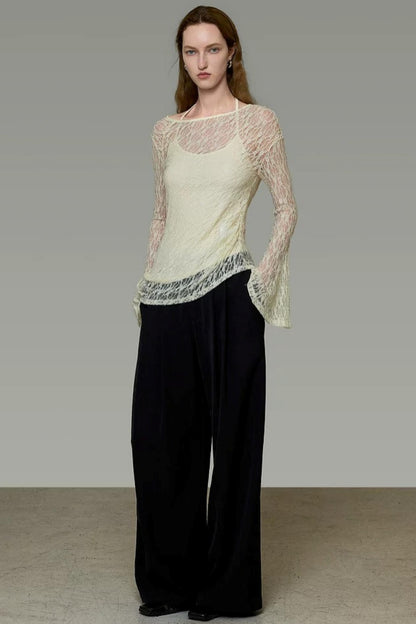 Blusa elegante in pizzo con spalline