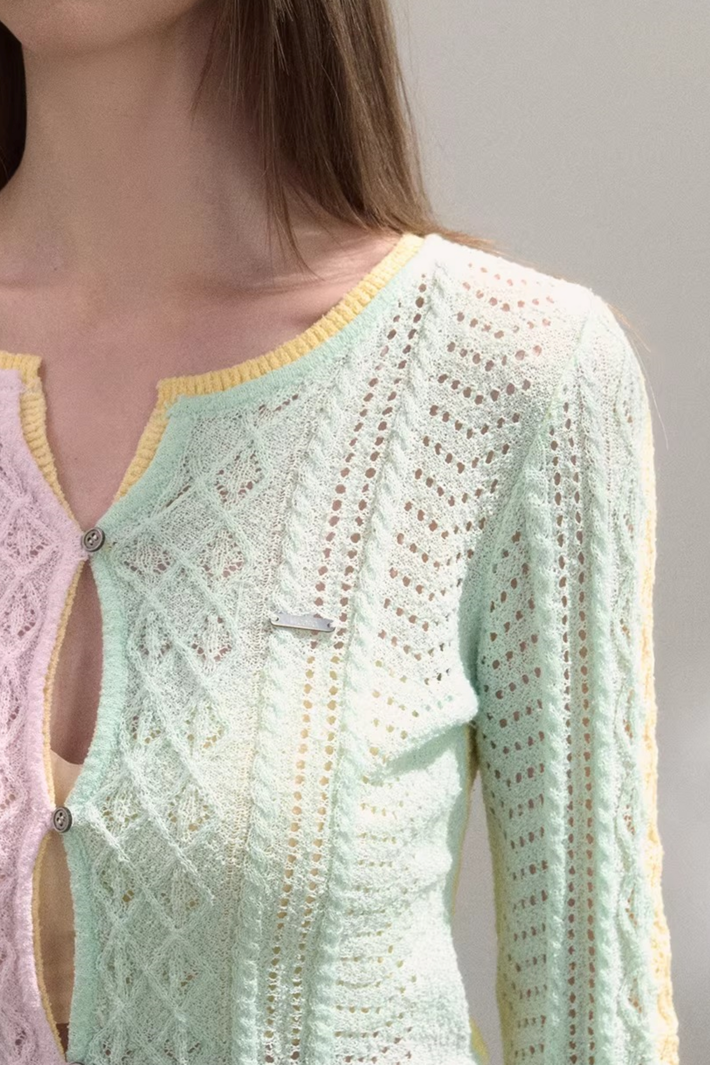 Figurbetonter Pullover mit Kontrastnaht