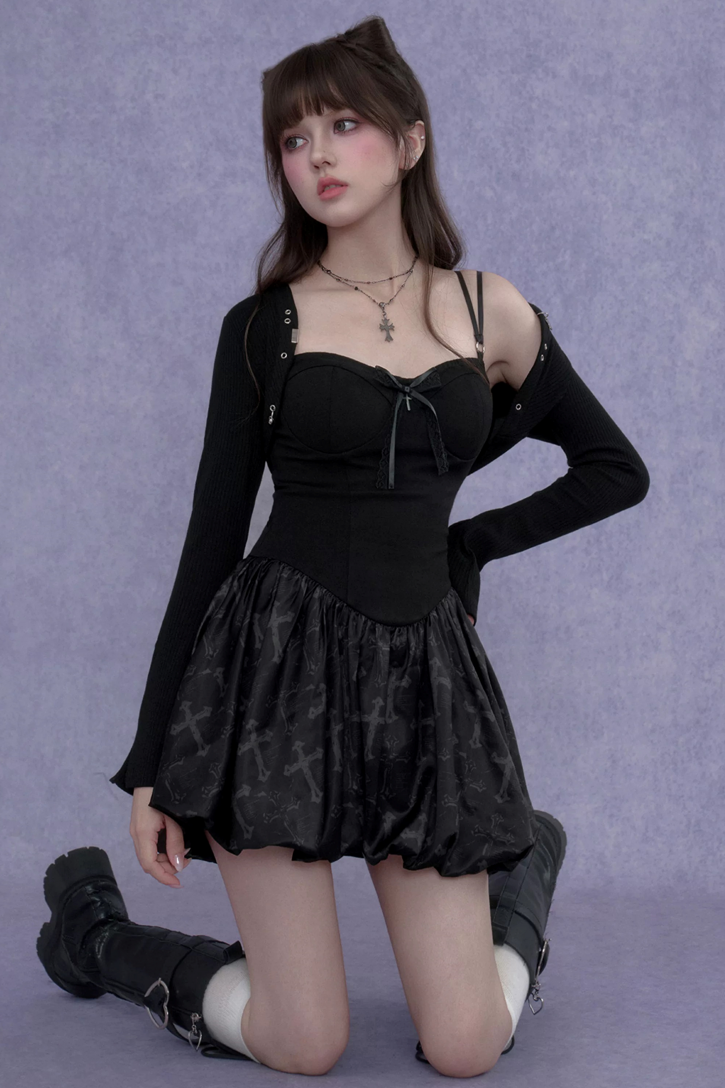 Kühler Spirit – überkreuztes florales Kleid-Set