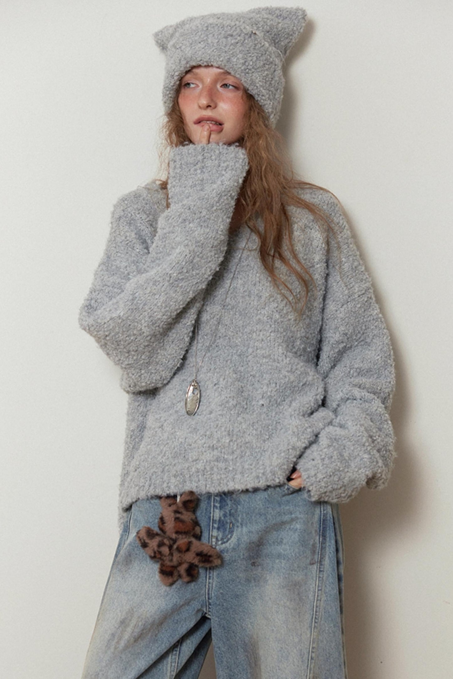 Gray Knit V-Neck Sweater Hat Set