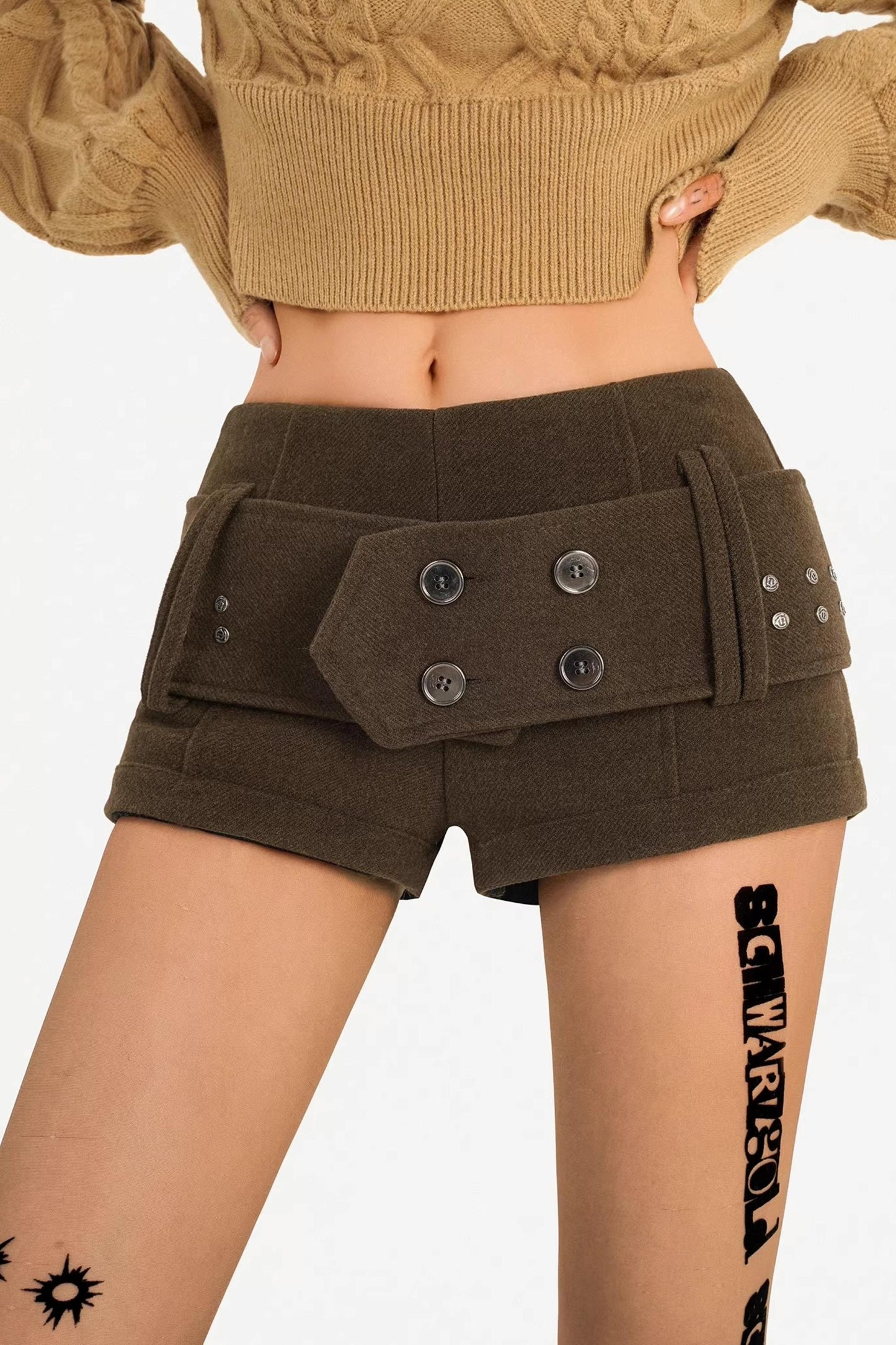 Retro Winter Waist-Cinching Shorts