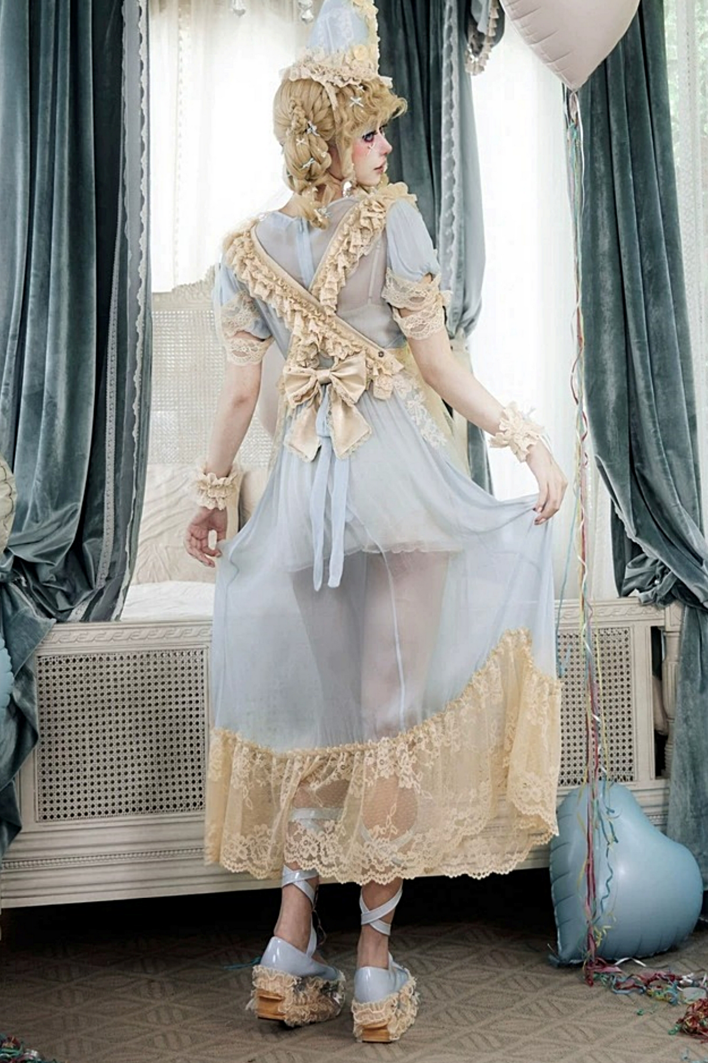 Tablier en dentelle crème rococo