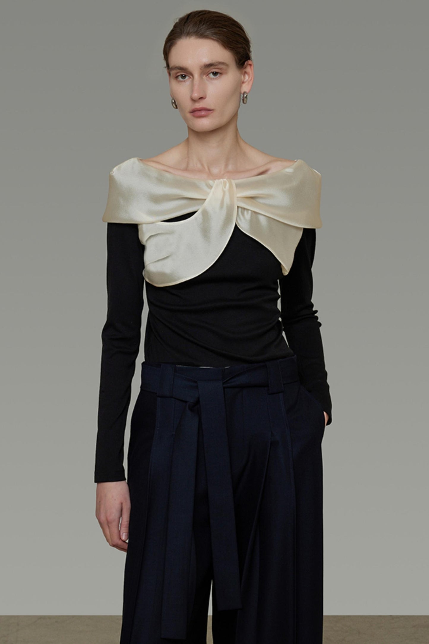 Slim Collar Knitted Top