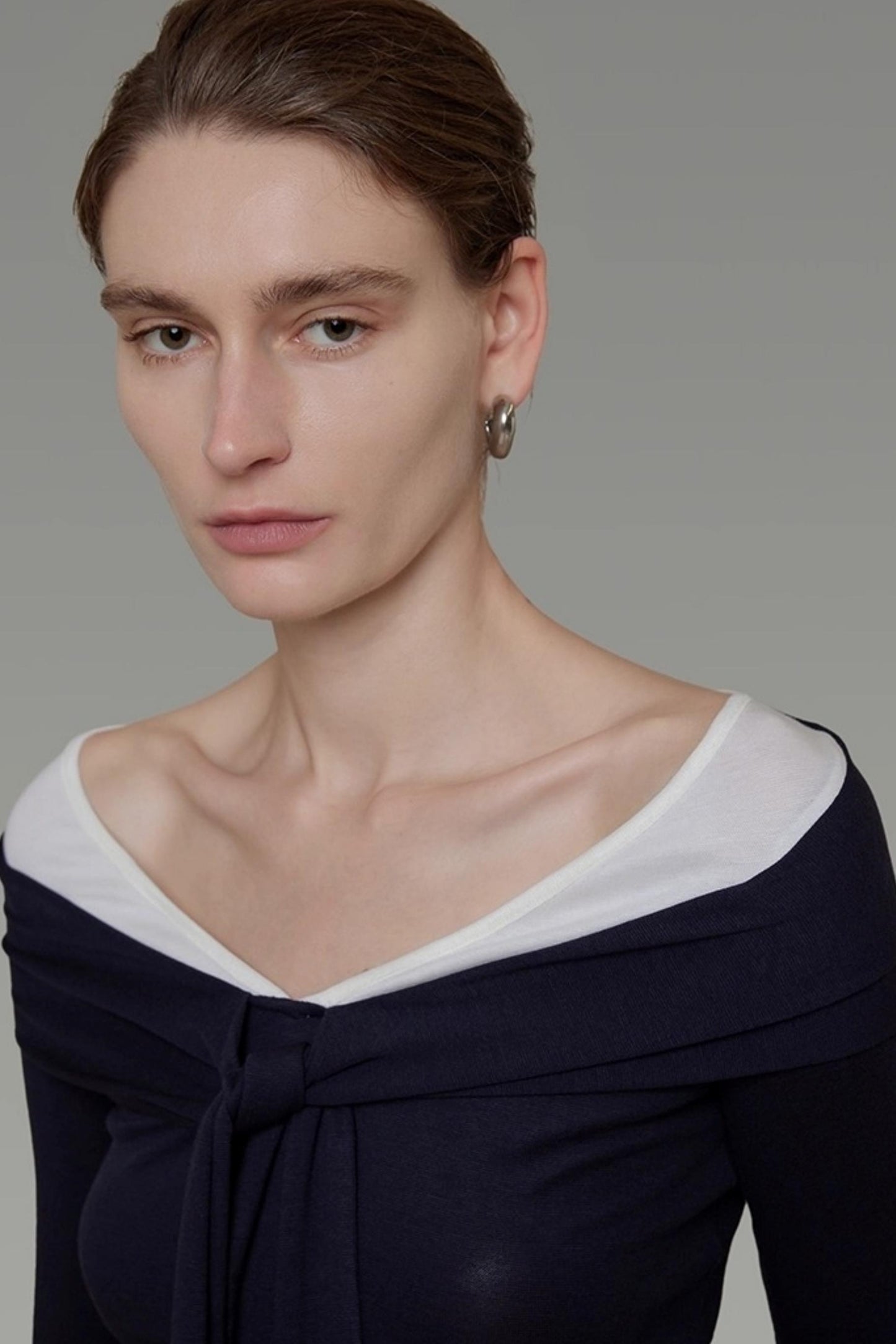 Contrasting One-Shoulder Knitwear