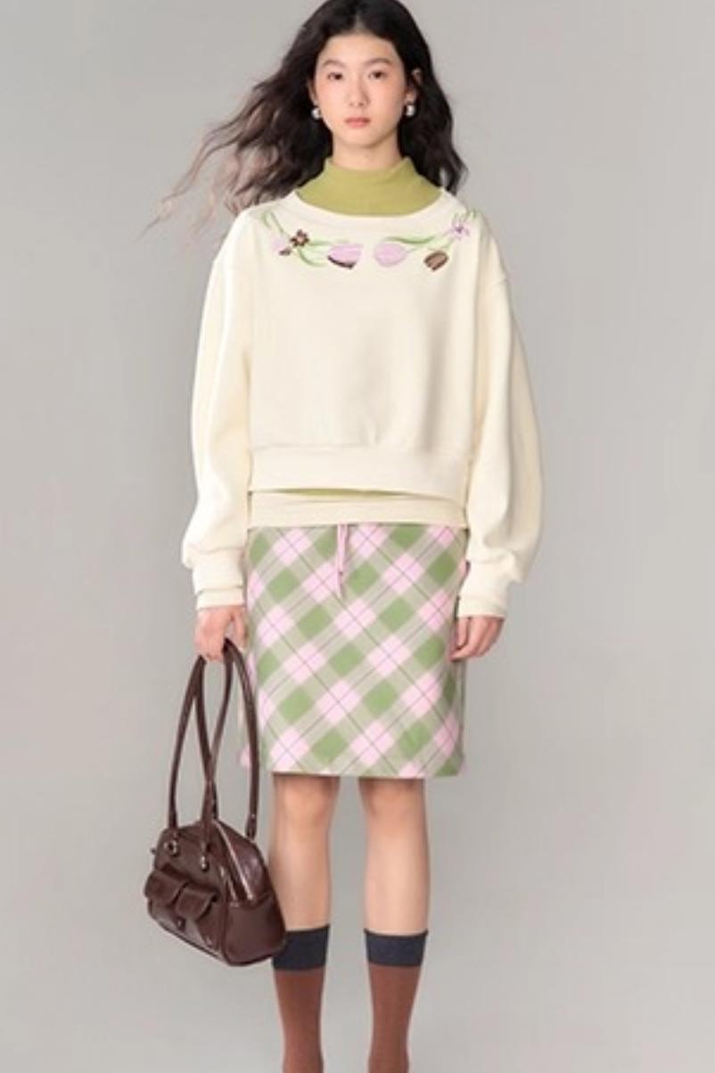 Tulip Embroidery Cloud Sweater