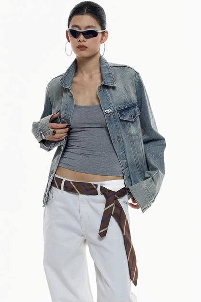 Handgefertigte Jeansjacke mit Silberverzierung