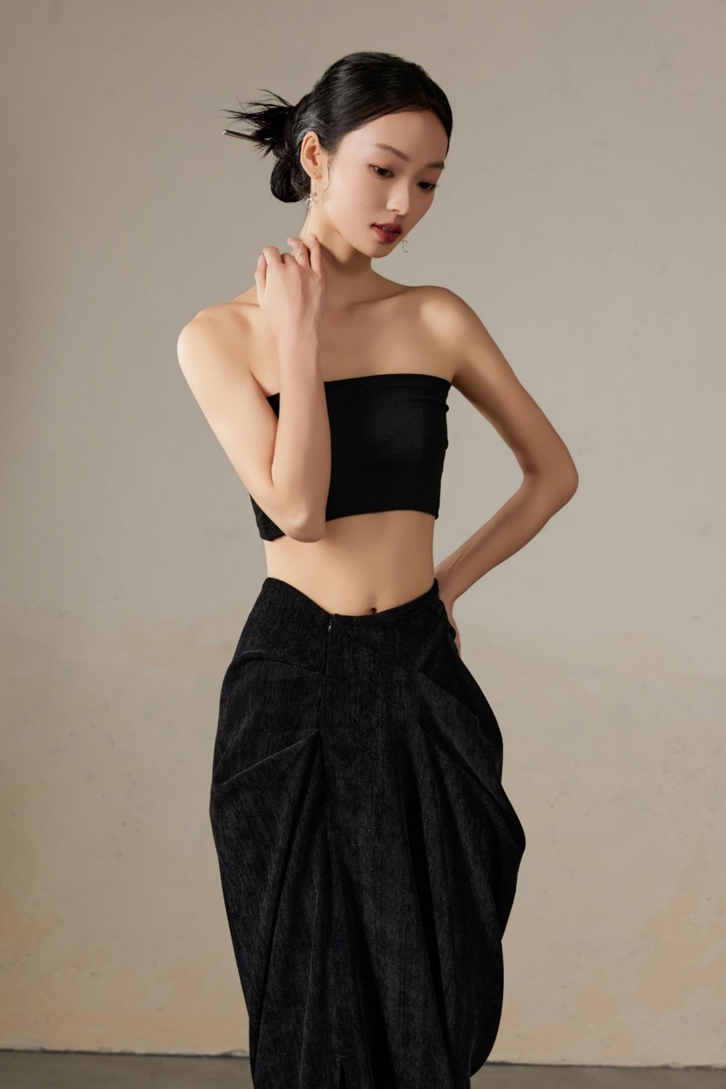 Sleek Black Strapless Top