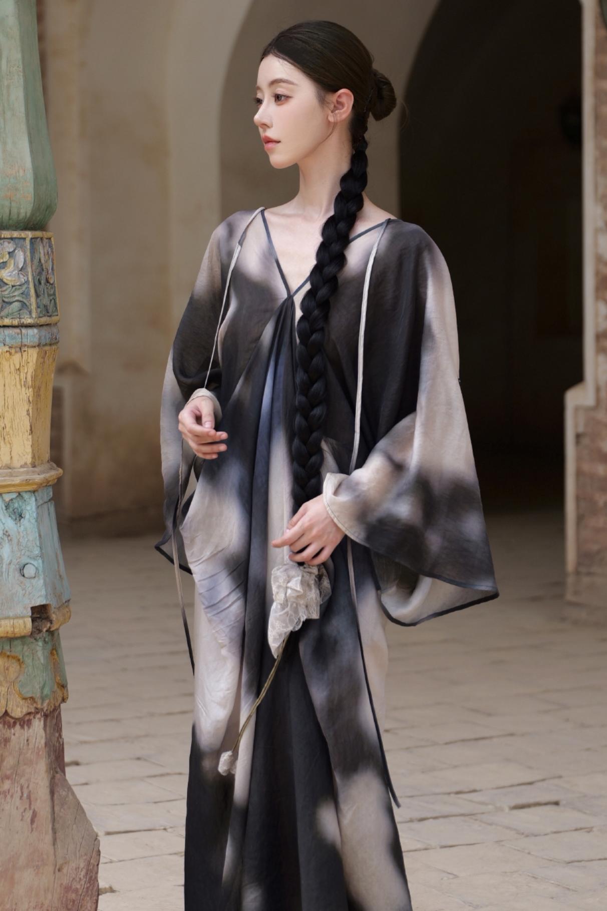 Chinese Ink Blended V-Neck Bat Sleeve Long Dress