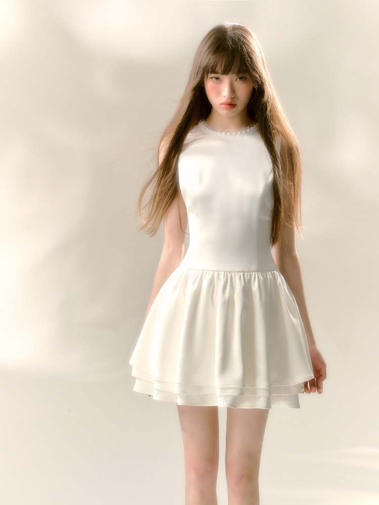 Pearl White Satin Three-Layer Sleeveless Dress