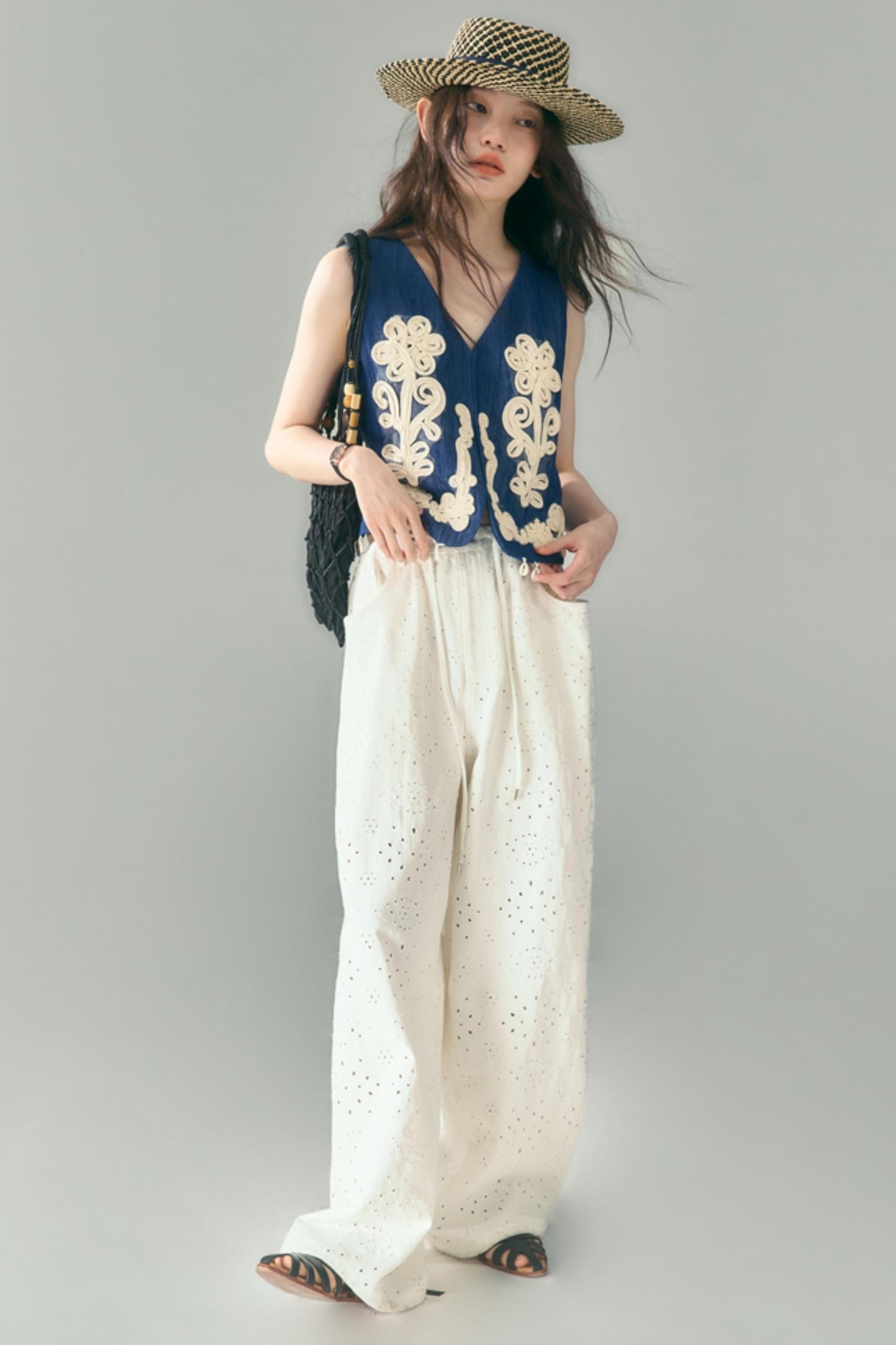 Wind Vines Flower Shell Pendant Vest Set-Up