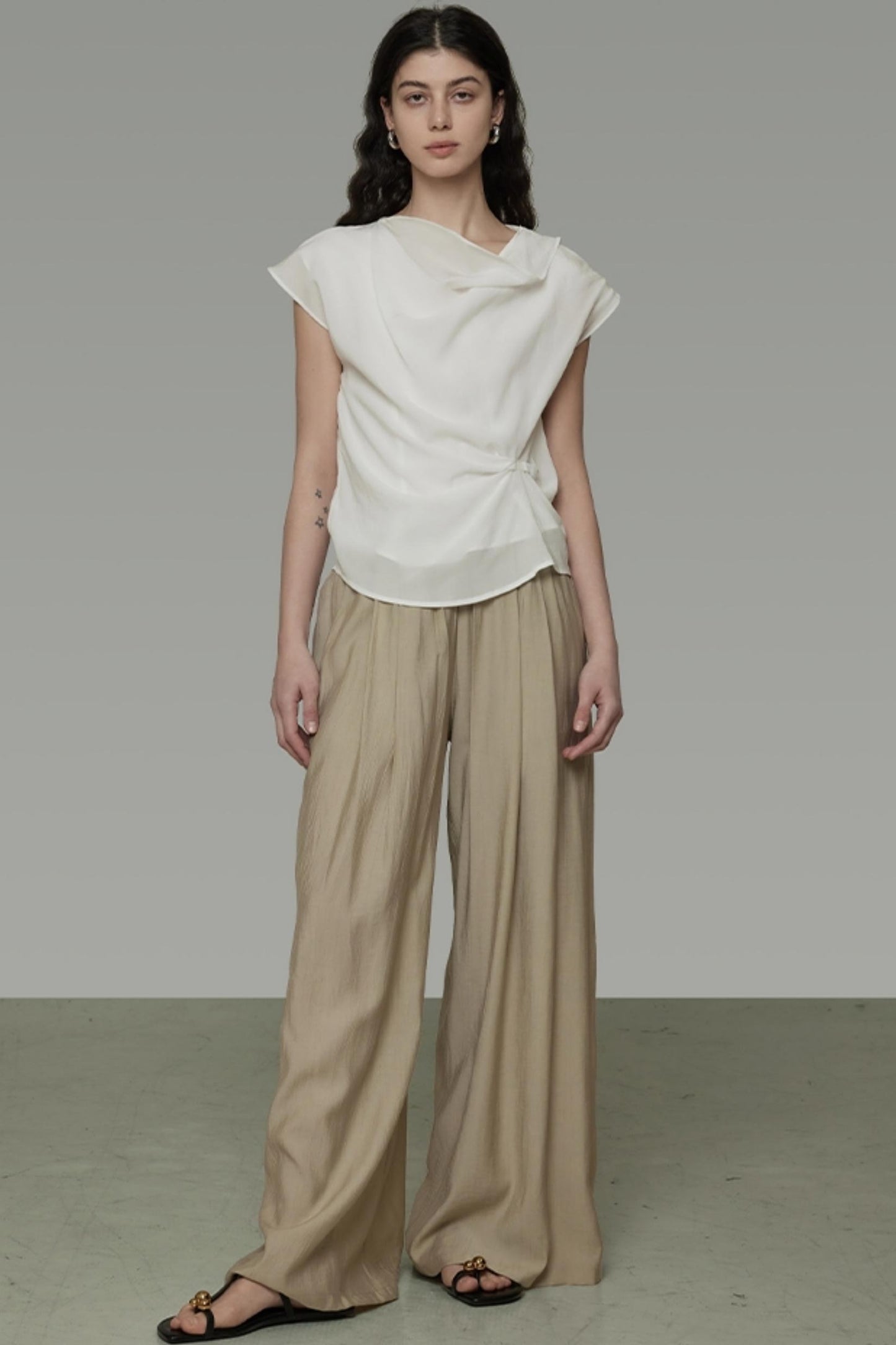 Flowing Pleated Wide-Leg Trousers