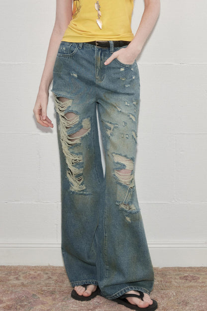 Summer Chic Distressed Jeans