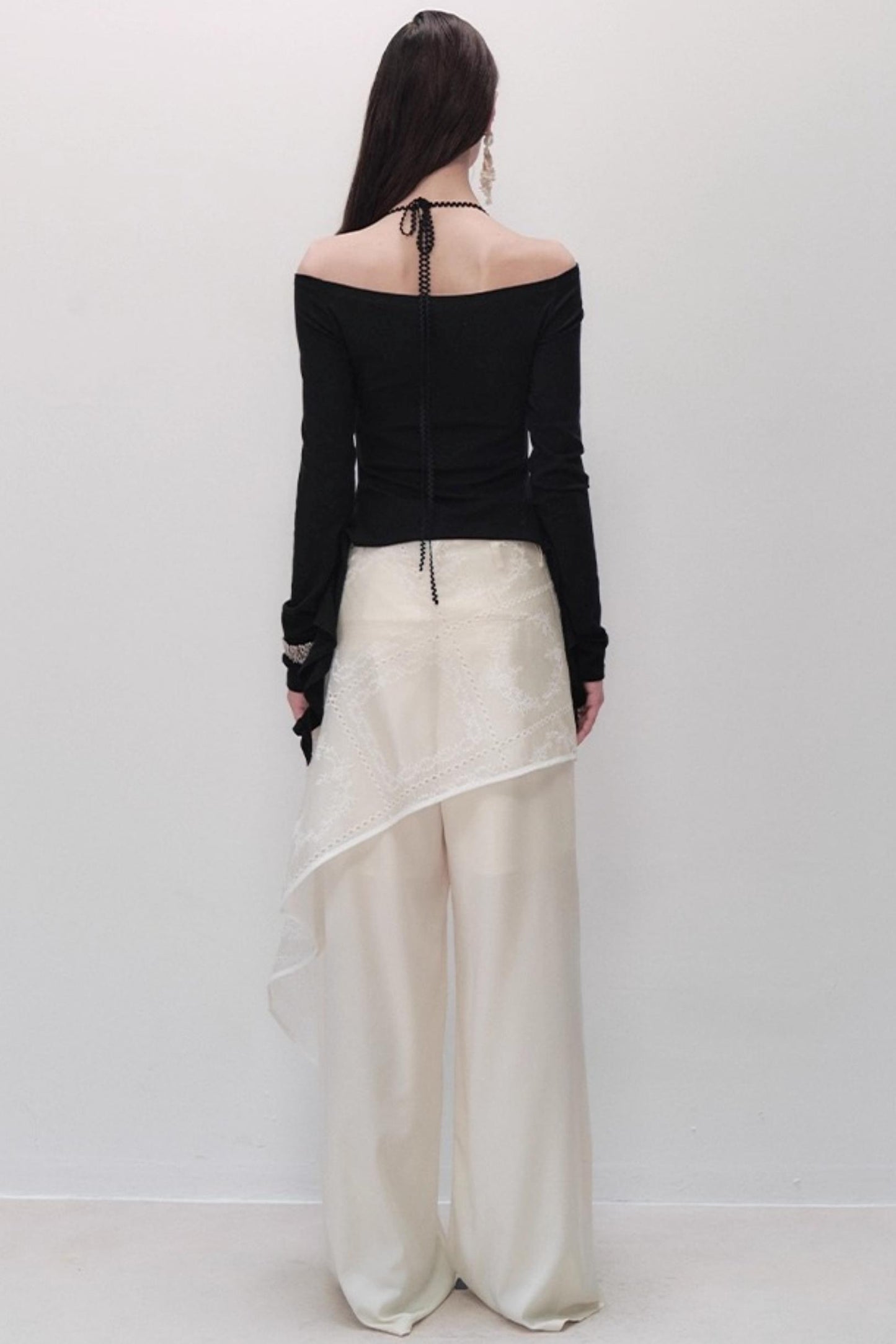 Dreams Weaving Thin One-Shoulder V-Neck T-Shirt