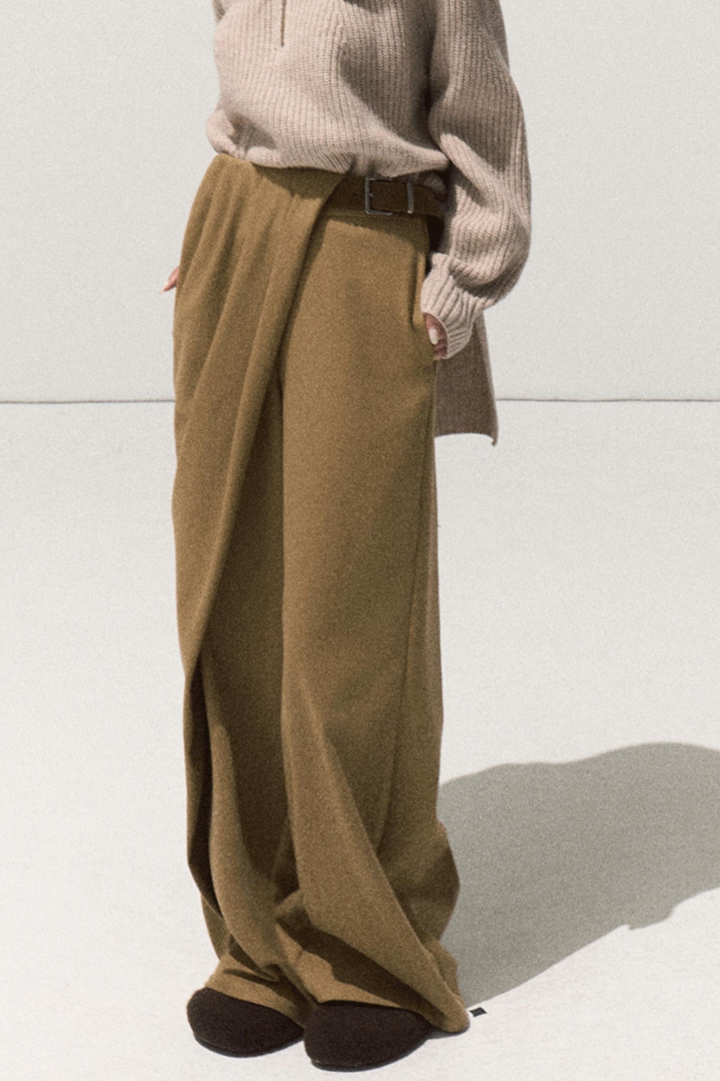 Three-Dimensional Pleated Pants