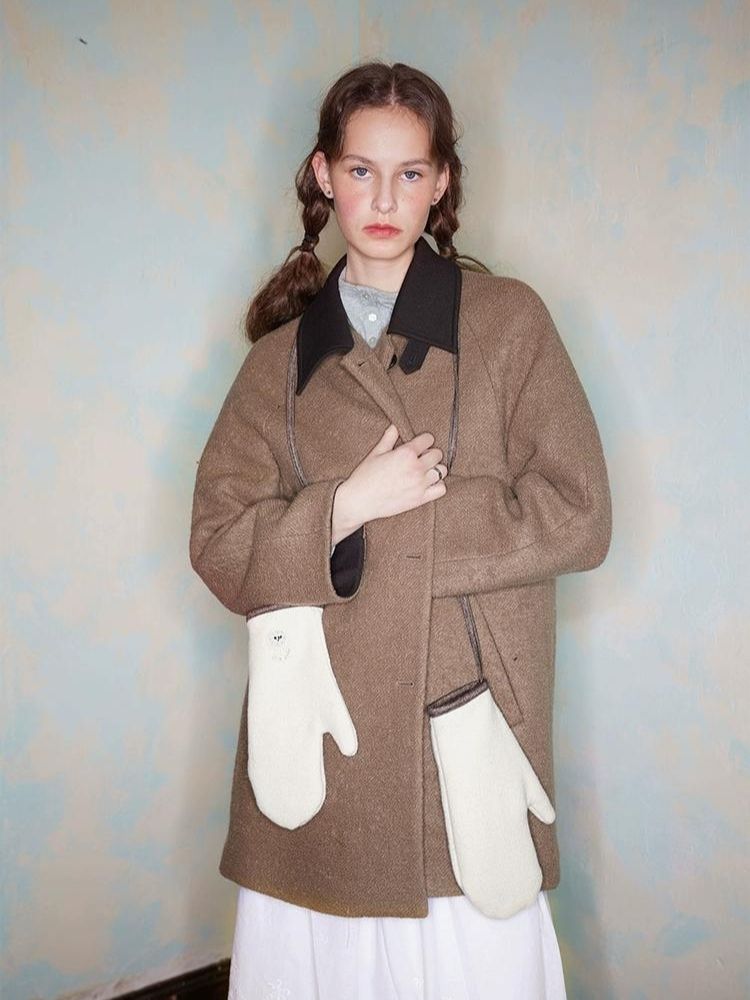 Mid-length warm fitted coat