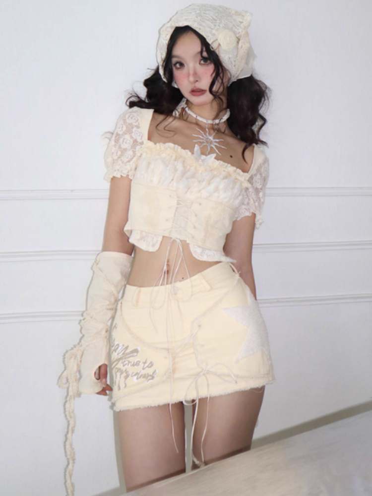 Butterfly Decorated Lace-Up Puff Sleeves Tops