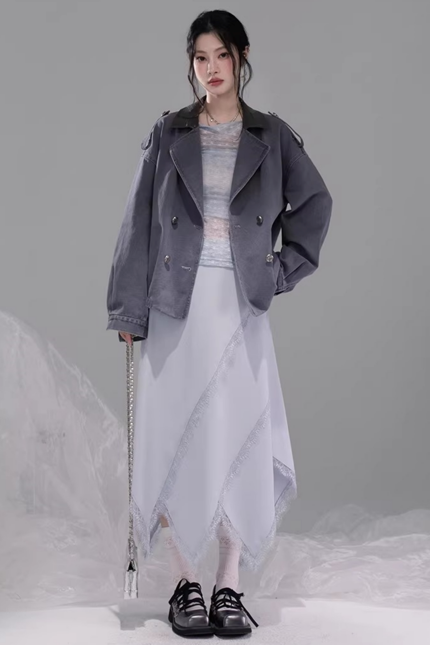 Tintengraue Distressed-Jeansjacke