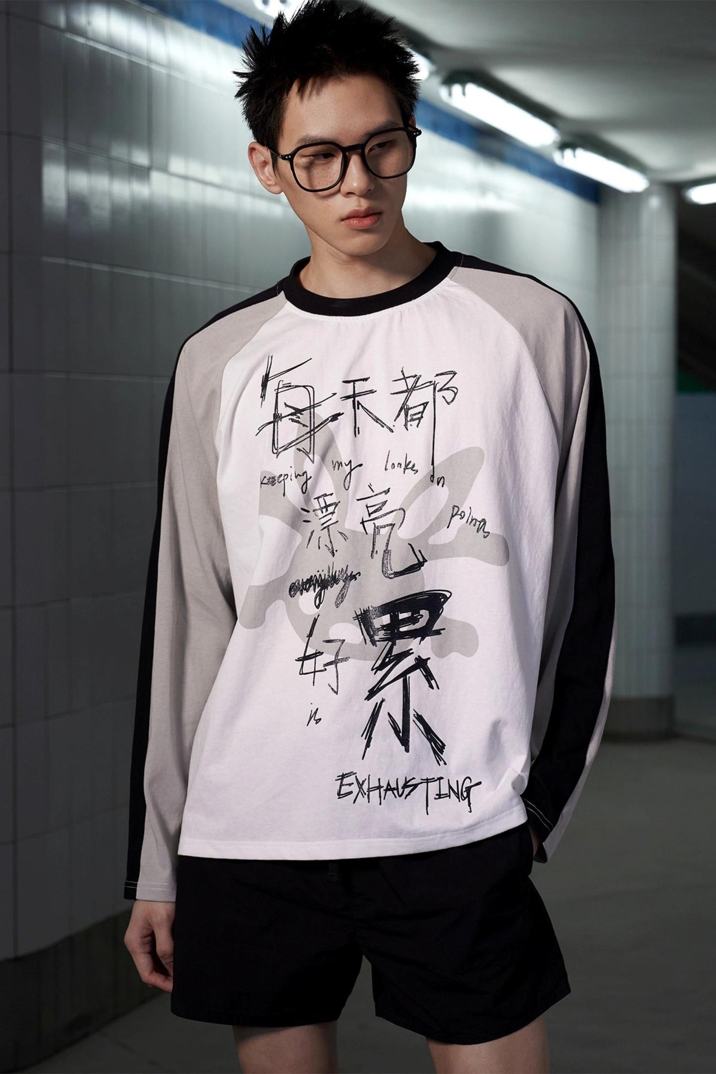 Glitter Print Raglan Sleeve T-Shirt