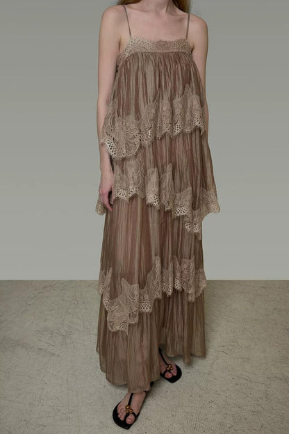 Französisches langes Kleid mit Spitzeneinsätzen