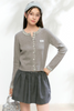 Grauer Pullover