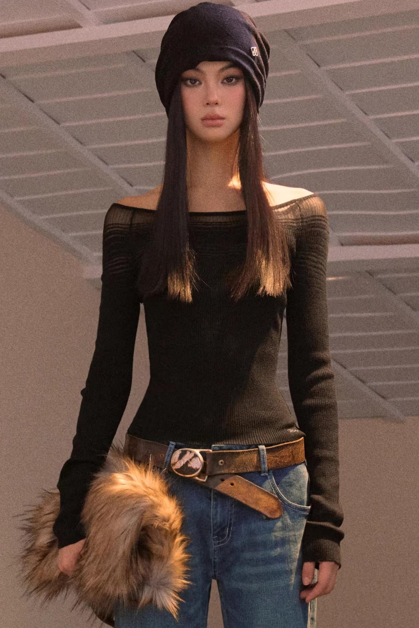 Gradient Large Neckline Knit Top