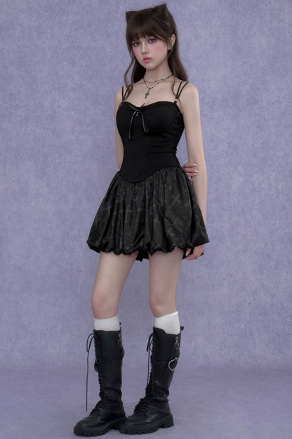 Kühler Spirit – überkreuztes florales Kleid-Set