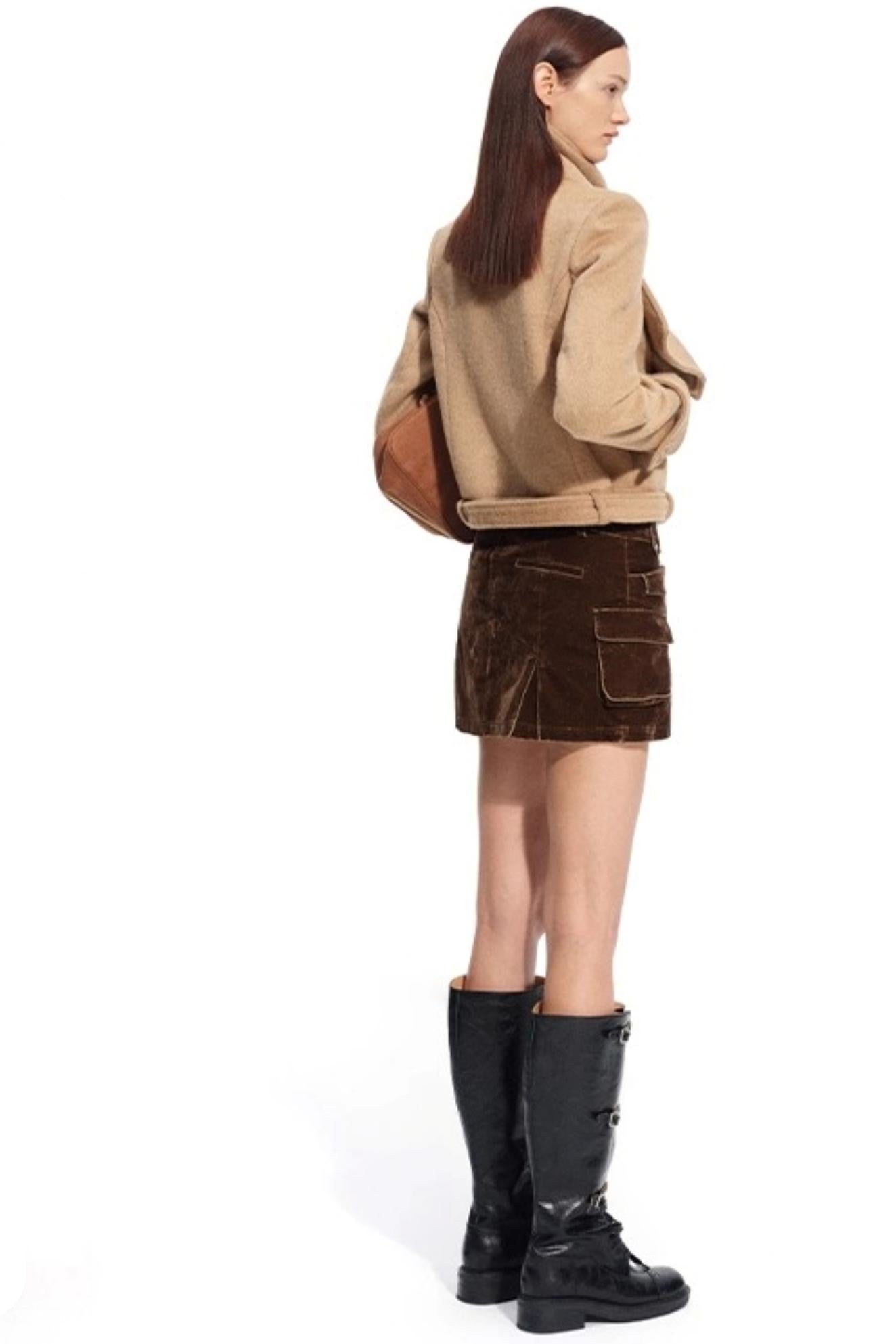 Low-Waisted Hip-Hugging Denim Skirt