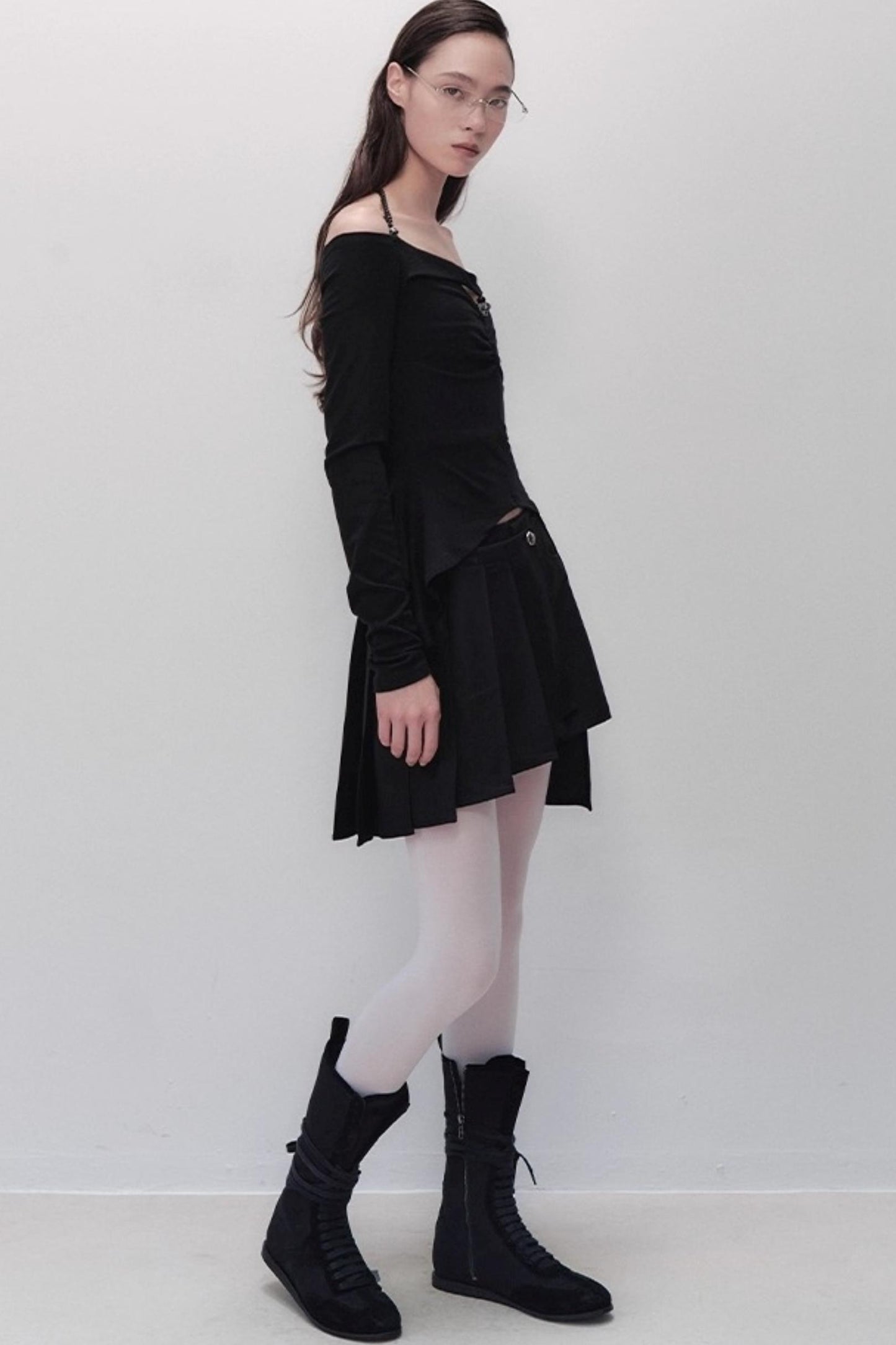 Shadow Pleated Short Skirt