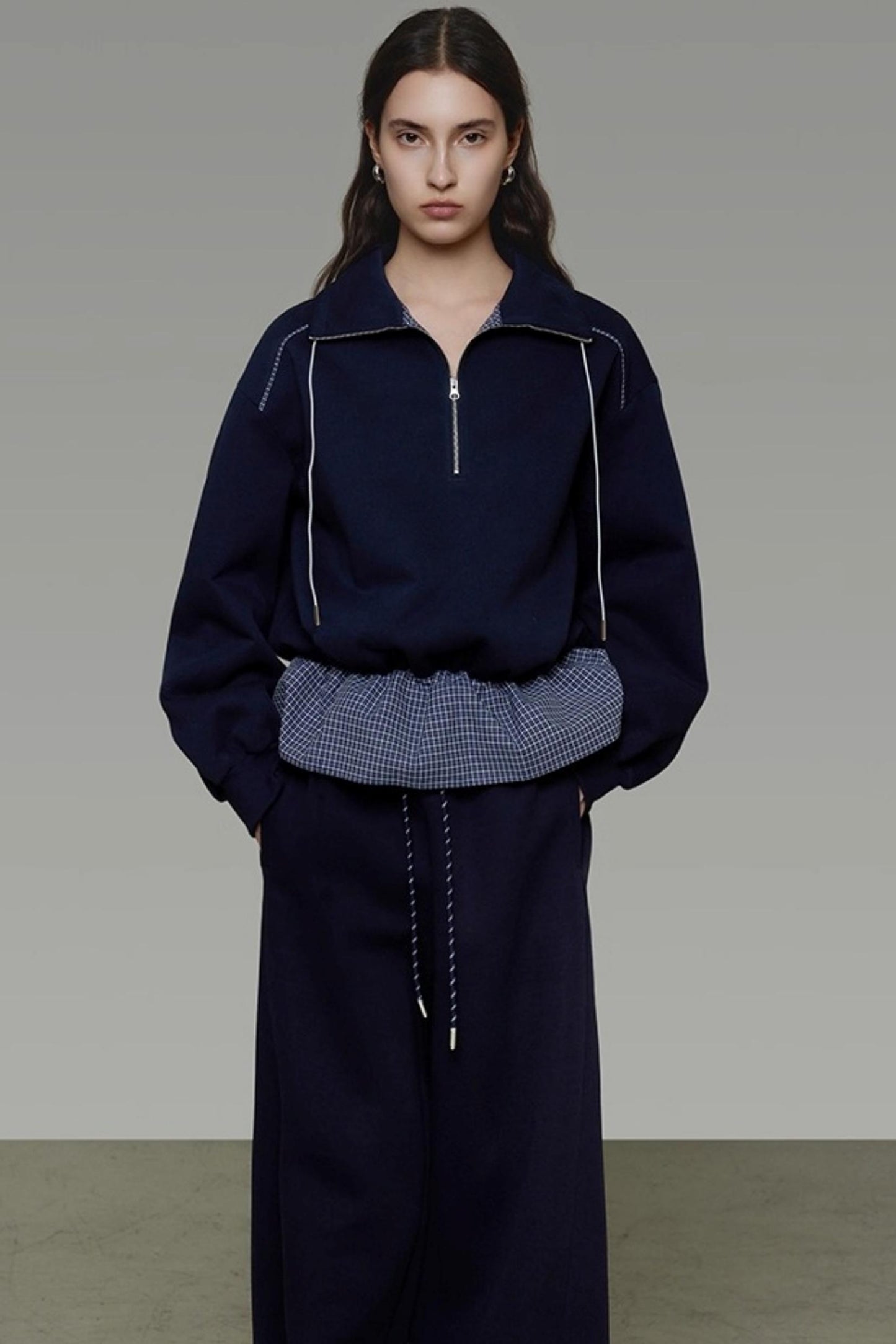 Contrasting Stand Collar Sweatshirt