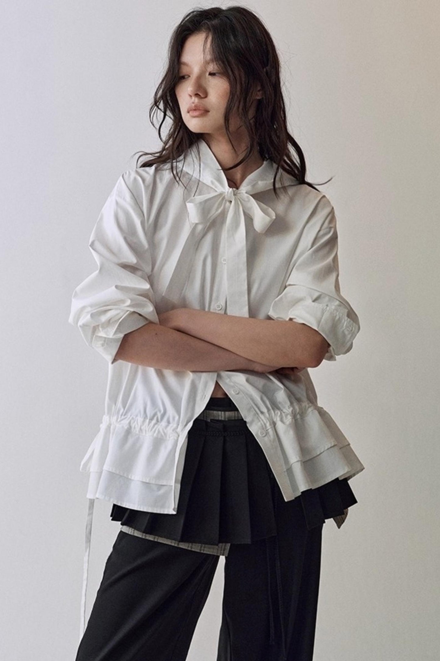 Constriction Silhouette Hooded Shirt