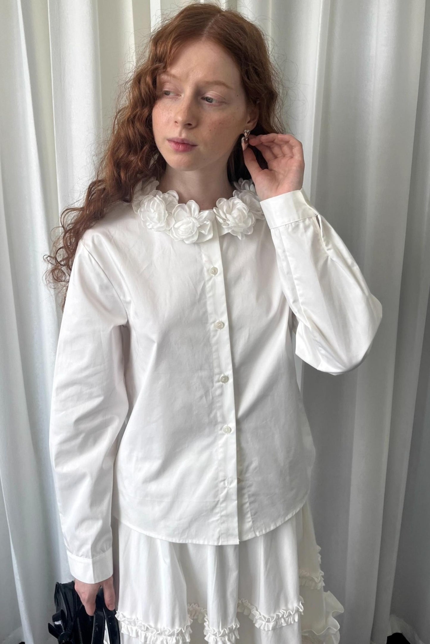 Three-Dimensional White Long Sleeve Shirt