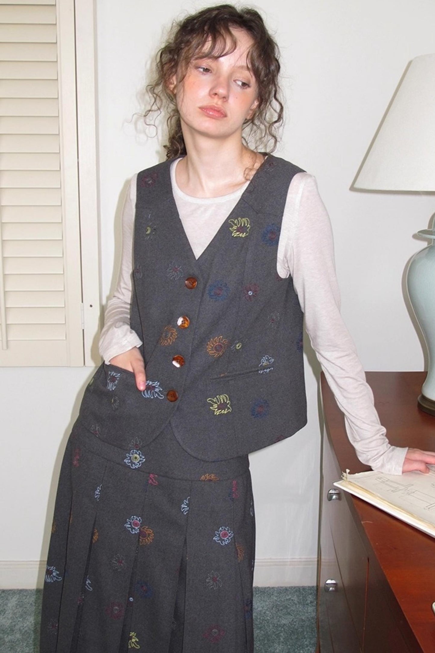 Needle Wool Vest Skirt Set-Up