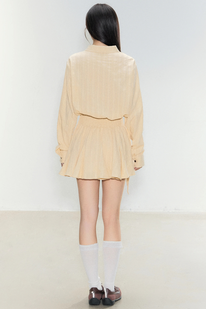 Gelbes Plissee-Hemdkleid
