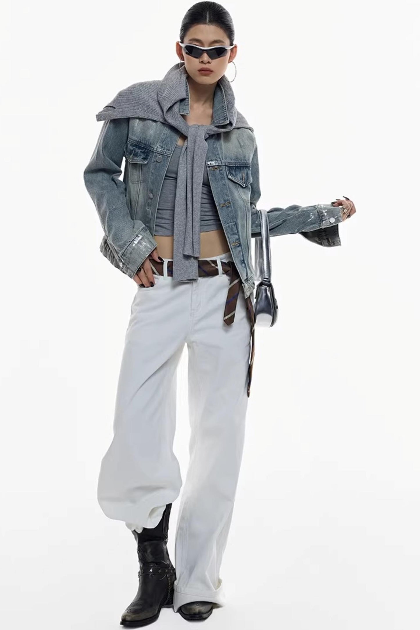 Handgefertigte Jeansjacke mit Silberverzierung