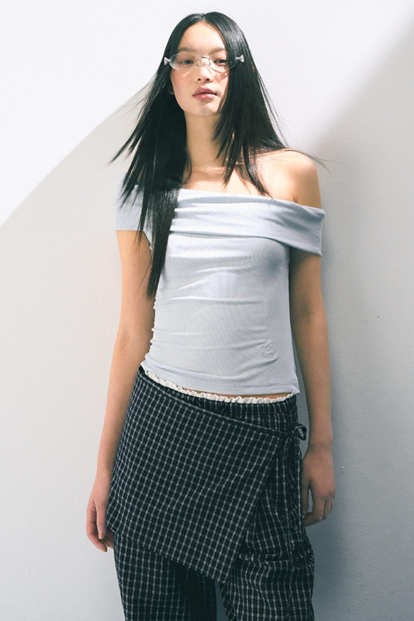 Gentle Design Lace Neckline Top