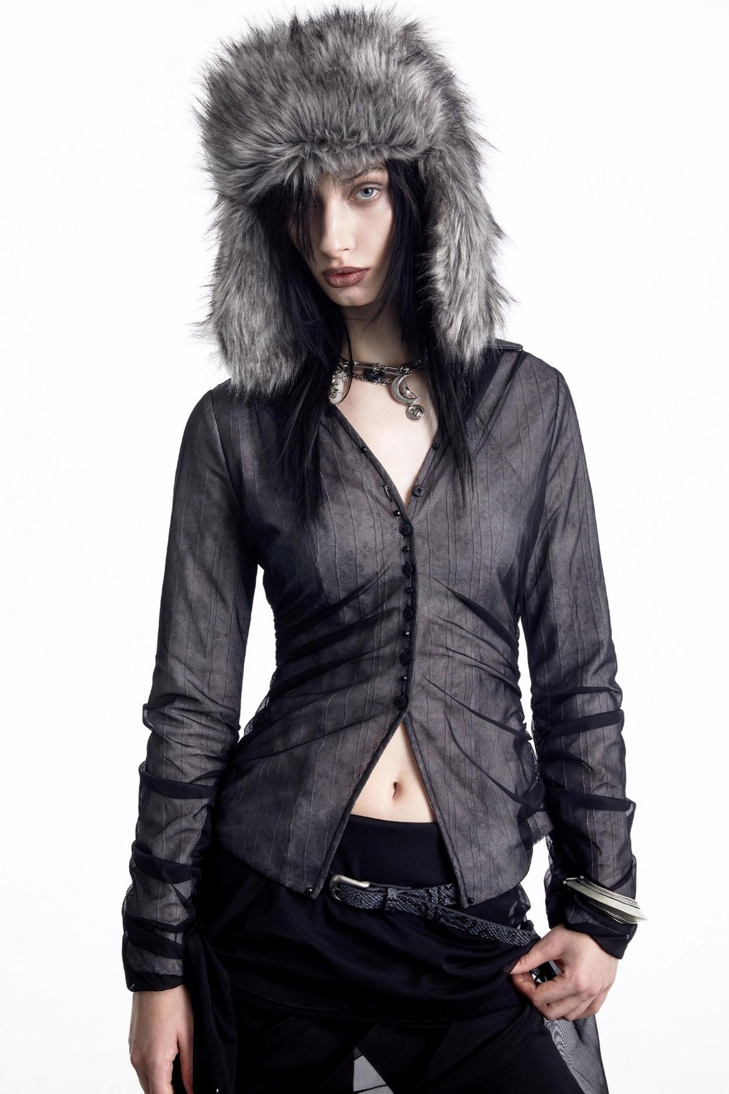 Lux Lace Stitching Big V-Neck Shirt