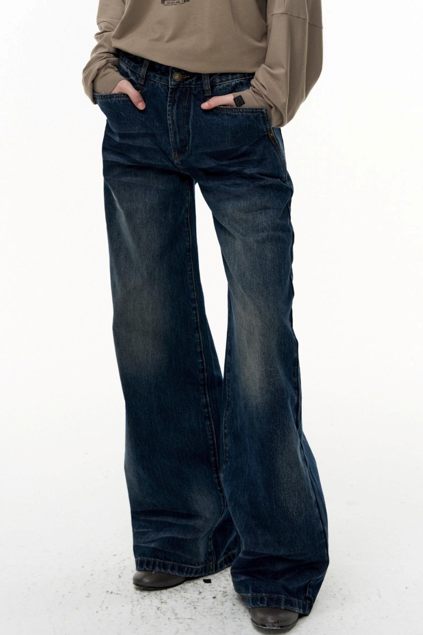 Loose Straight Wide-Leg Scimitar Jeans