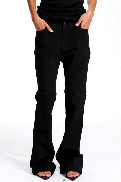 Schwarze, schmal geschnittene Bootcut-Hose