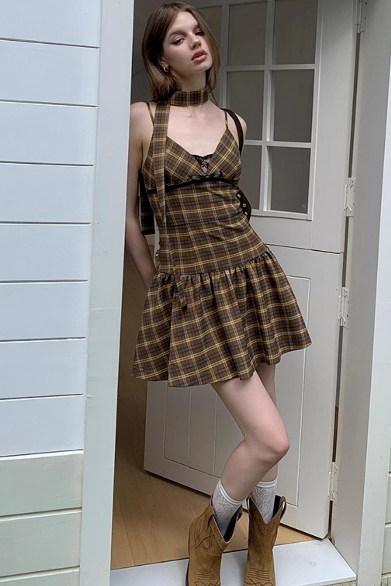 Uena Lace V-Neck Puffy Dress