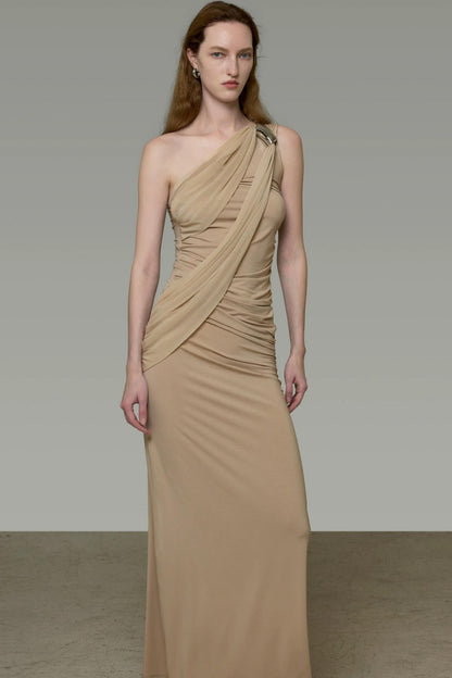 Schulterfreies Kleid mit Schleife
