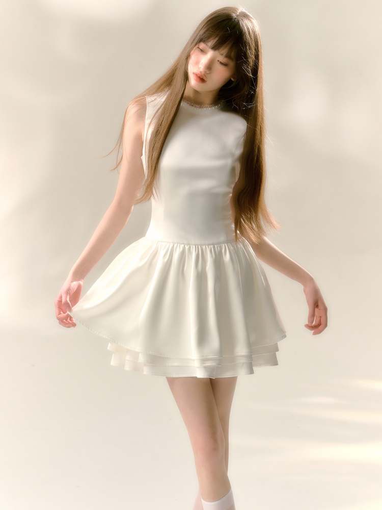 Pearl White Satin Three-Layer Sleeveless Dress