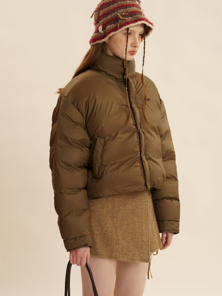 Thermal three-dimensional short down jacket