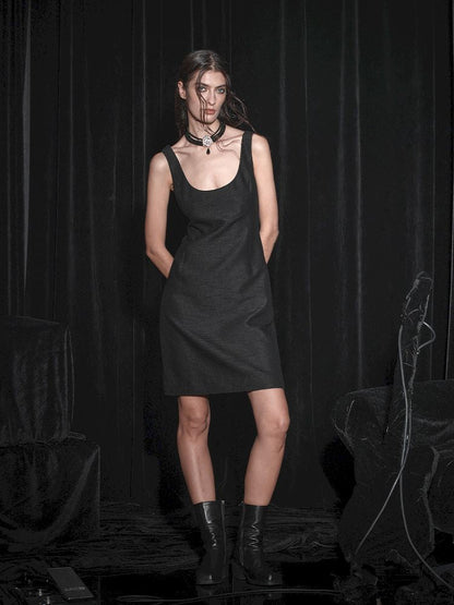 Dodo Black U-Shaped Vest