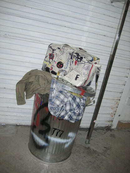 Graffiti art do old recycled material shoulder bag